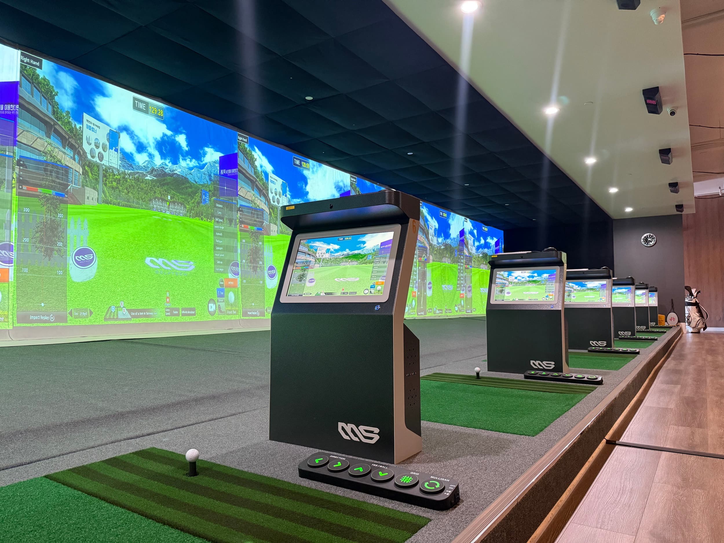 Orange Screen Golf - Photo 3