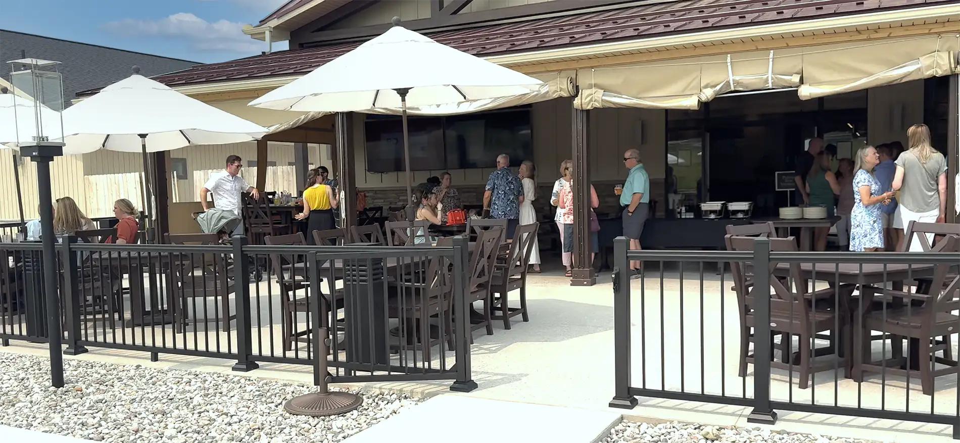 Mulligans at the Bluffs - Photo 2