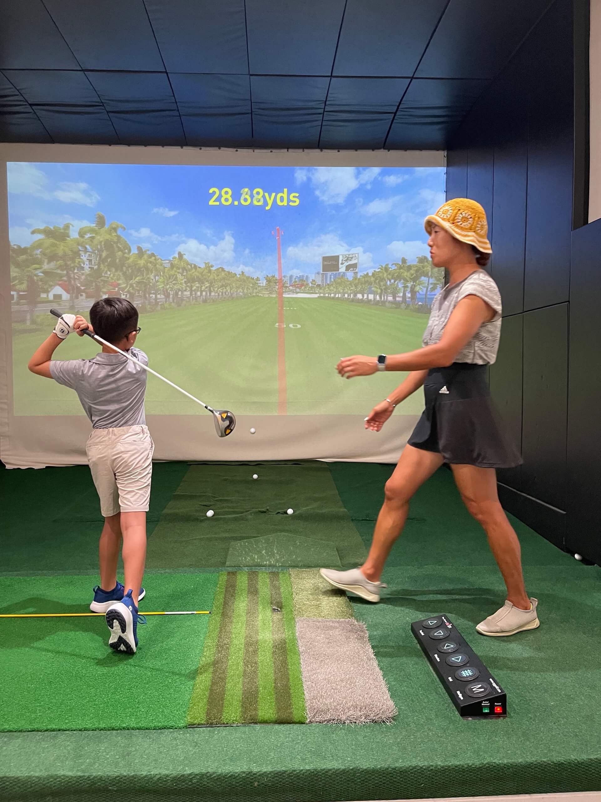 HIO Indoor Golf - Image 1