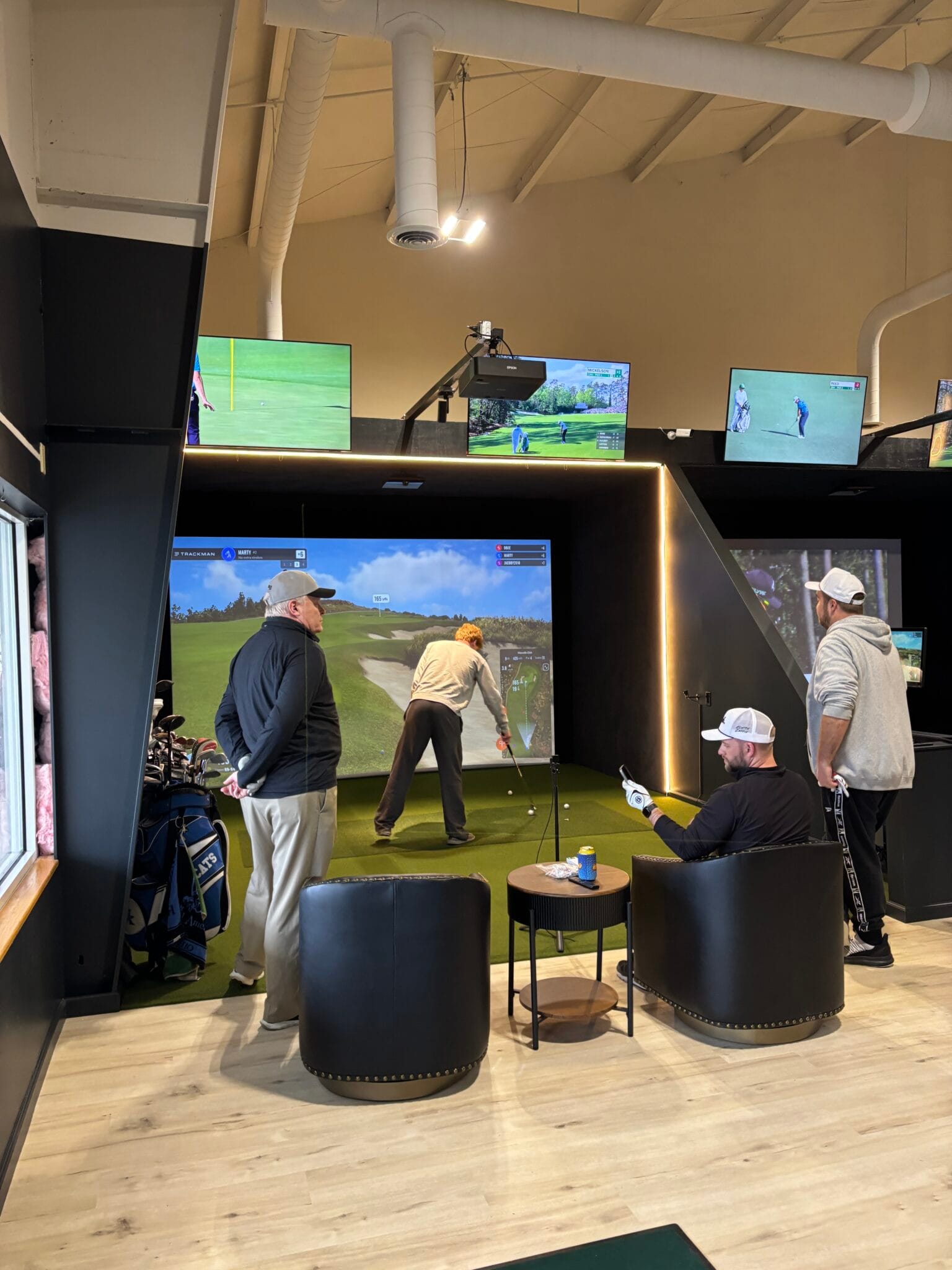 Ohio Golf Lounge - Image 1