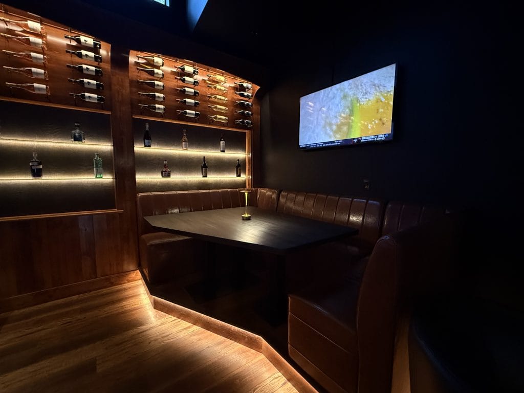 Stingers Golf Lounge - Image 1