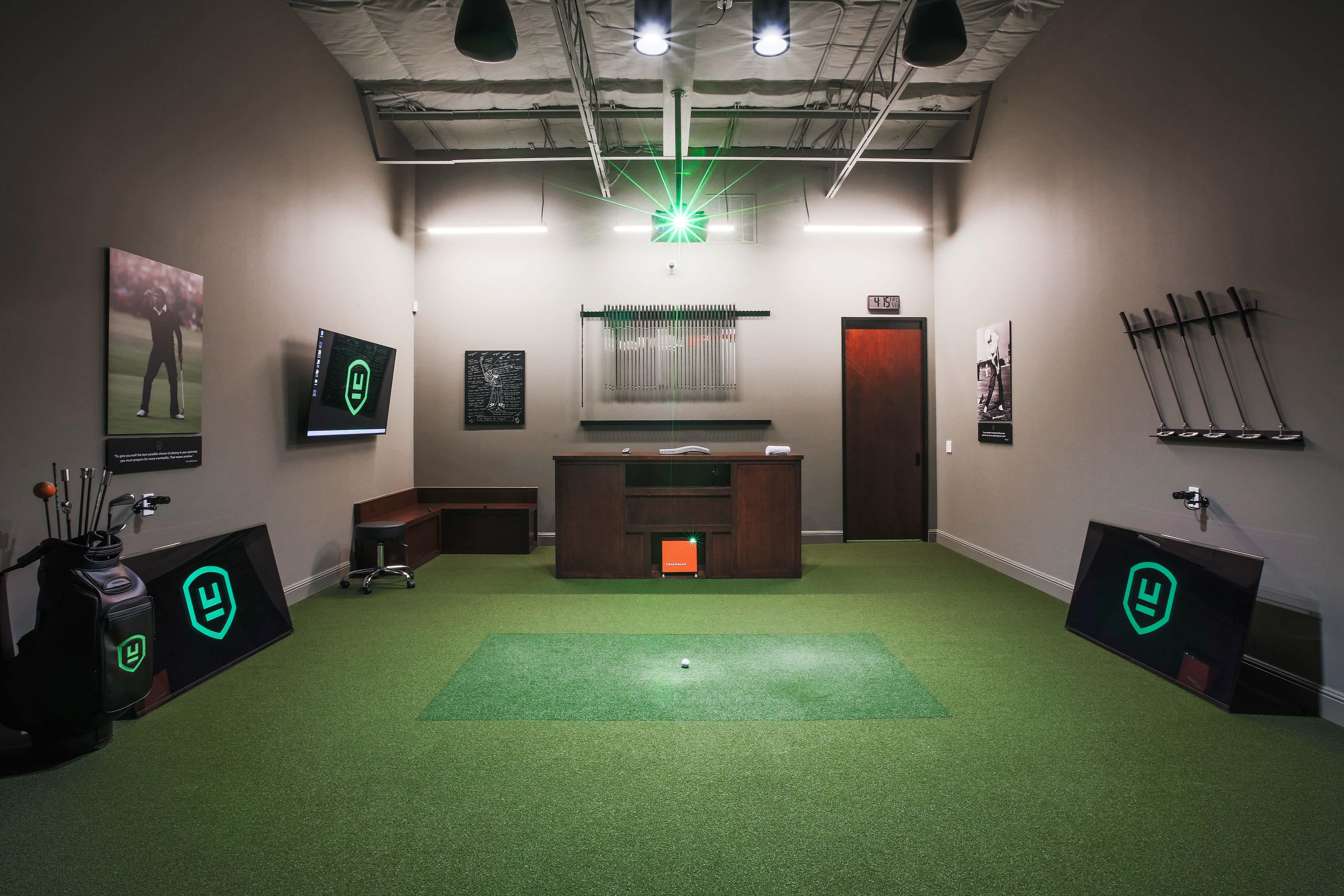 Urban Golf Performance indoor golf simulator bay
