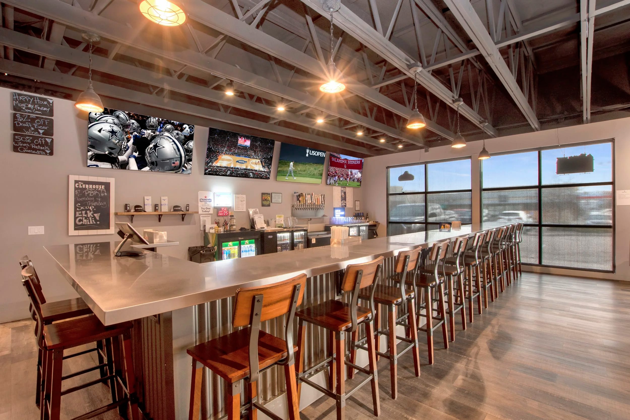 The Clubhouse Lounge - Image 1