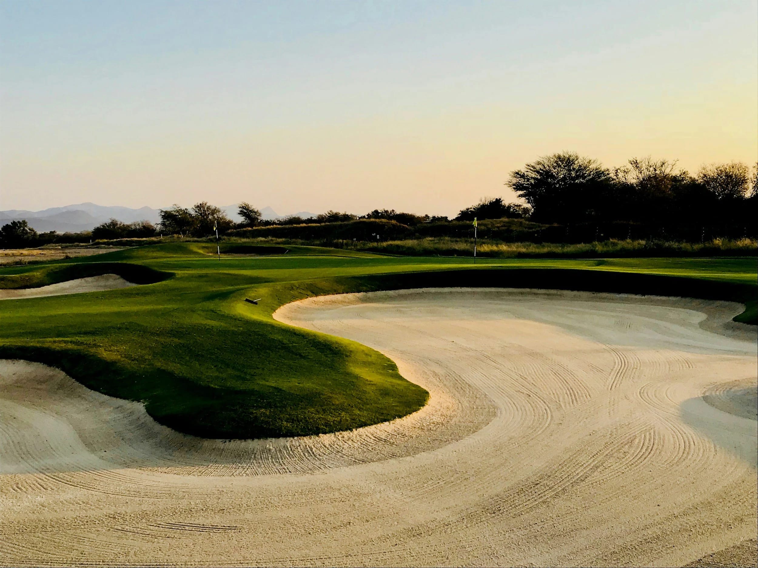The Gilly Indoor Golf Club - Image 1