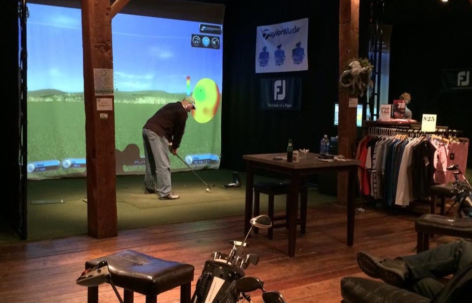 Mulligans Indoor Golf Club - Image 1