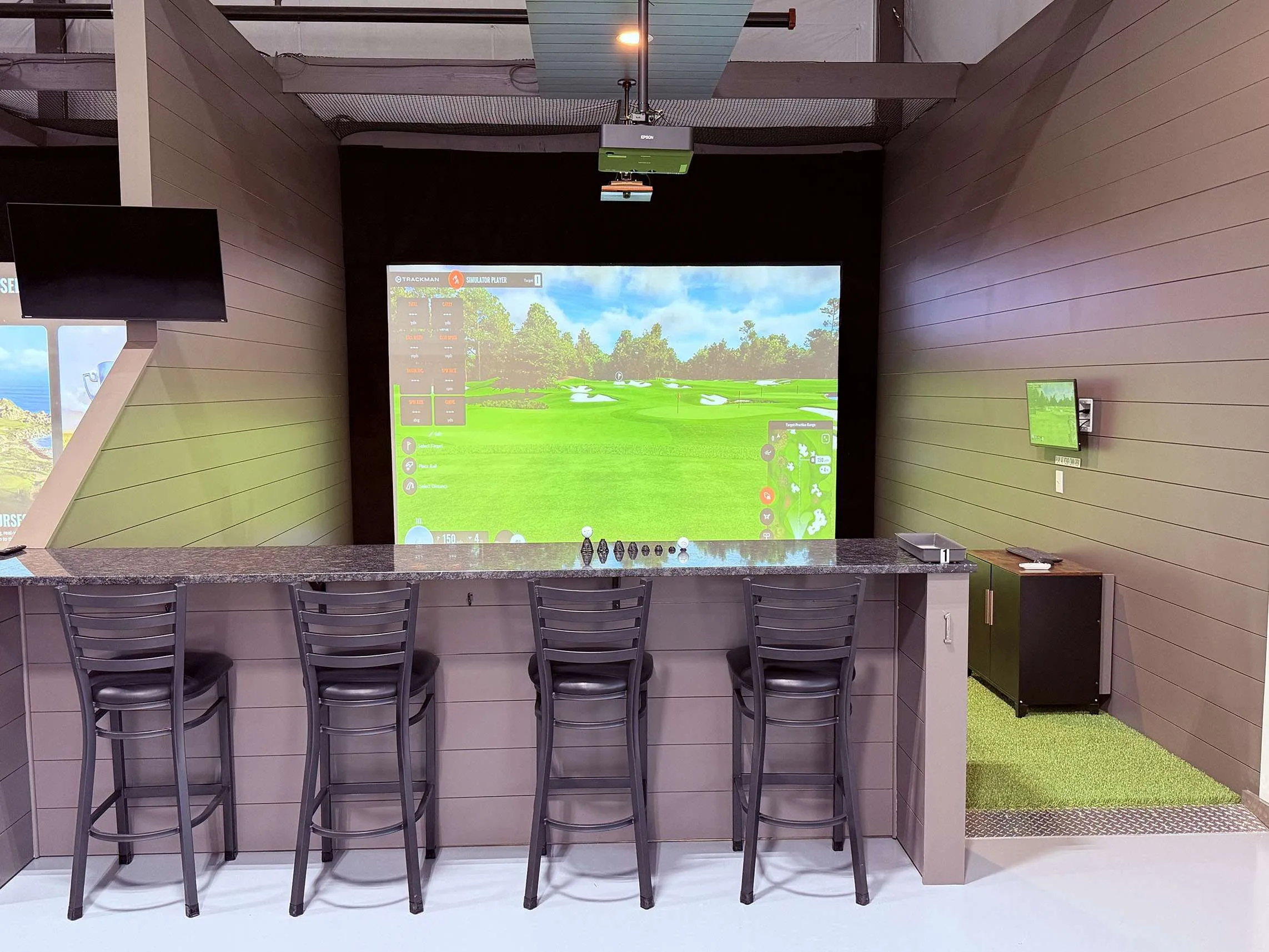 Southcoast Indoor Golf - Image 1